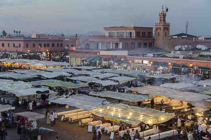 11 - Marruecos - Marrakech - plaza Jamaa el Fna - imagen al atardecer